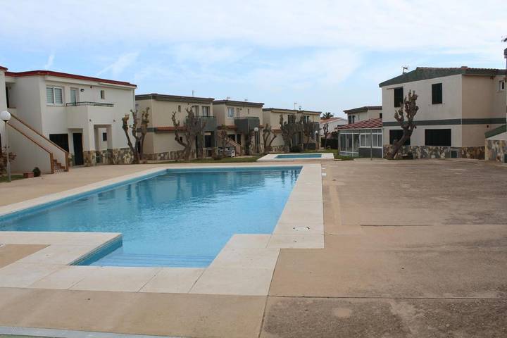 Ferienwohnung für 4 Personen, mit Pool und Kinderpool sowie Ausblick und Garten in Los Delfines