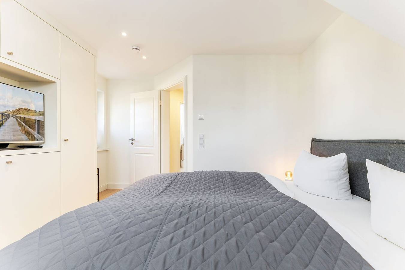 Ganze Wohnung, Dieses wunderschöne und neue Reihenhausendteil liegt zentral in Westerland in Westerland, Sylt (Gemeinde)