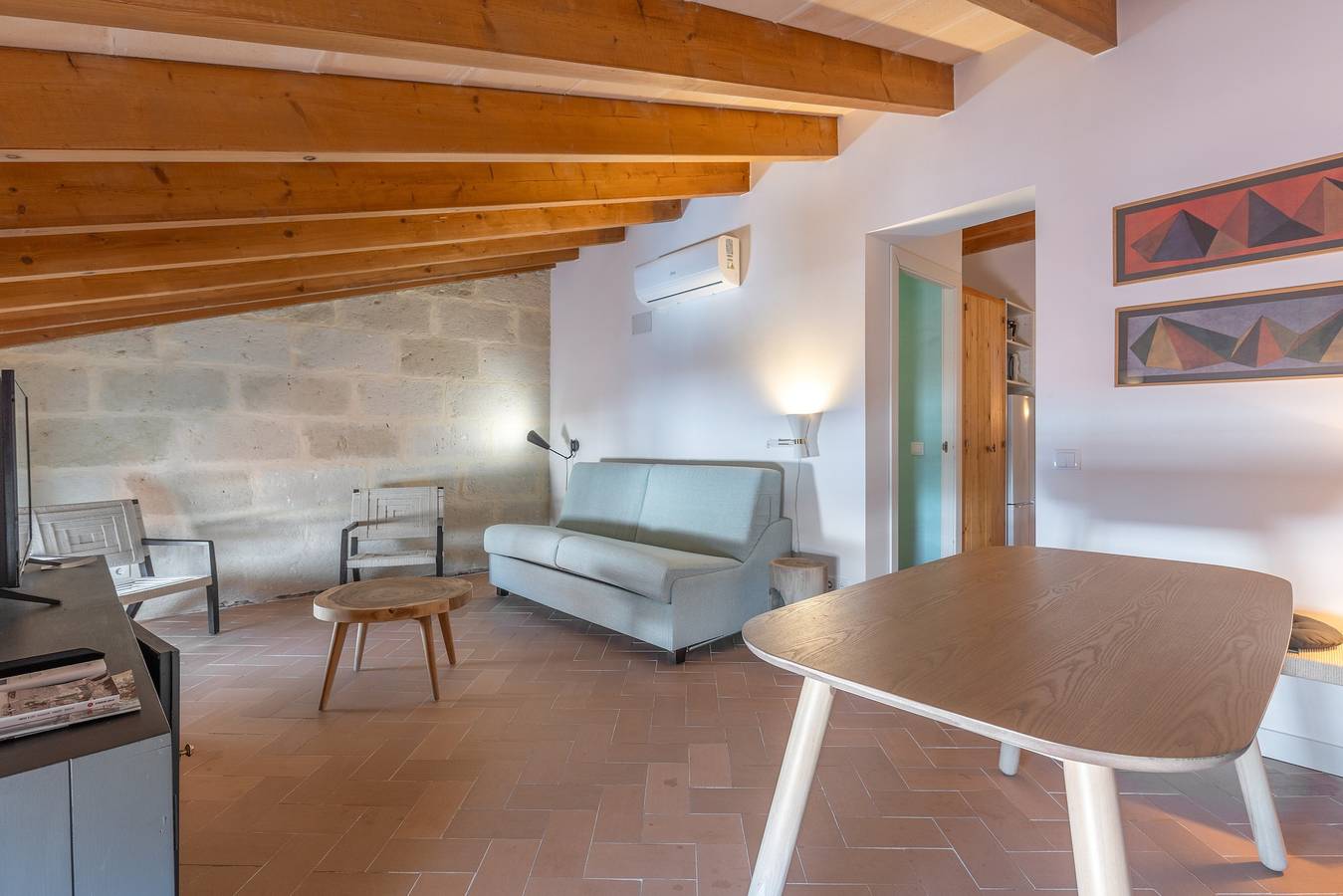 Ganze Wohnung, Ferienwohnung 'Atico' mit Bergblick, Wlan und Klimaanlage in Maó, Menorcas Küste
