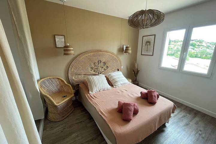 Location de vacances pour 8 personnes, avec terrasse et jardin à Saint-Chinian - 4