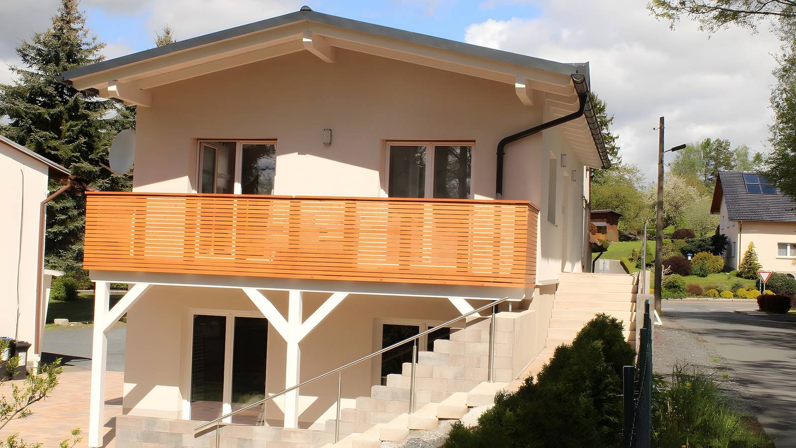 Ganze Wohnung, Ferienwohnung "Haus am Mühlteich" mit Seeblick, Balkon & Terrasse in Föritztal, Region Sonneberg