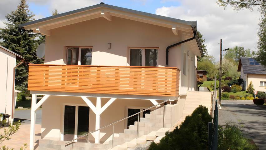 Ferienwohnung für 4 Personen, mit Balkon und Garten sowie Seeblick in Sonneberg