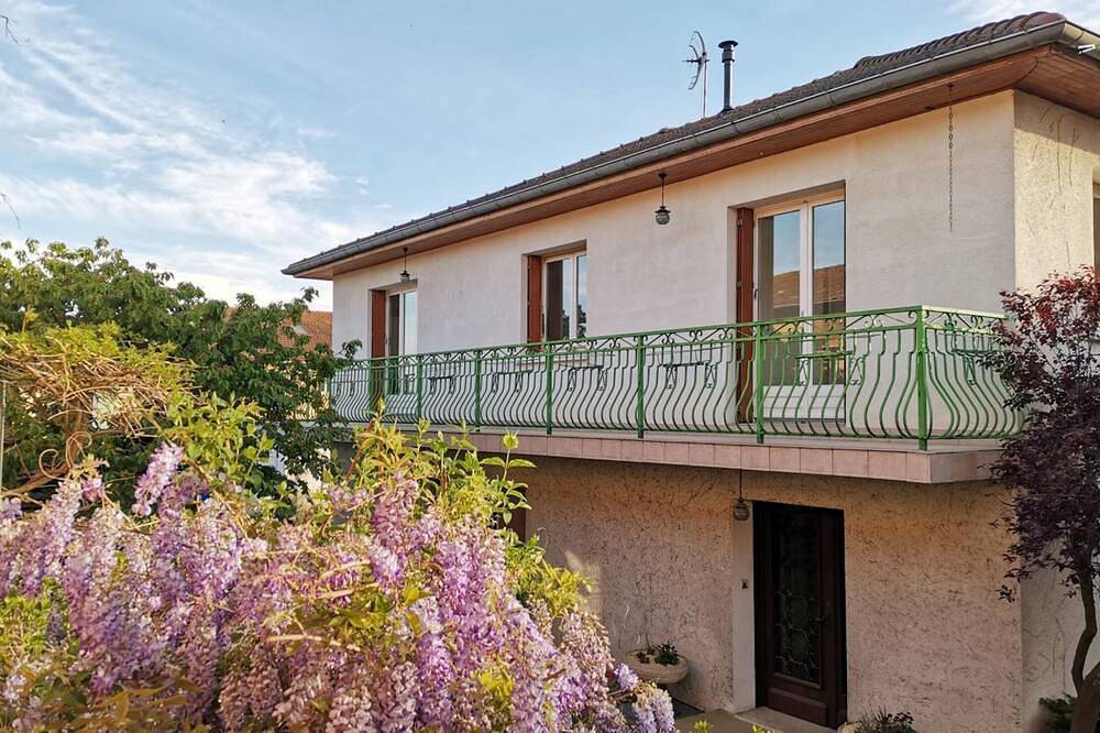 Spacious and comfortable lodging with terrace in Roanne in Roanne, Roanne region