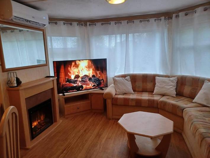 Camping pour 6 personnes, avec vue ainsi que terrasse et vue sur le lac dans Haute-Vienne - 3