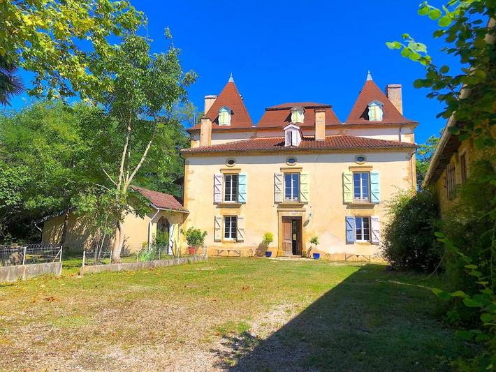 Location de vacances pour 2 personnes, avec Terrasse ainsi que Jardin et Vue à Montesquiou