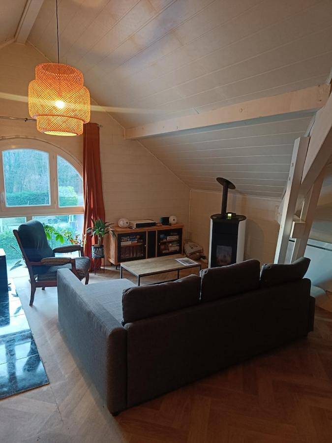 Appartement entier, Two-Bedroom Apartment in Saint-Alban-Leysse, Région de Chambéry