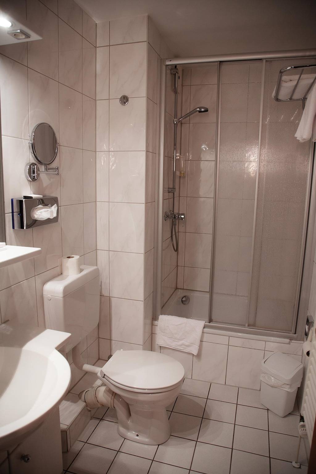 Einzelzimmer, Dusche, Wc, Standard in Einbeck, Weserbergland