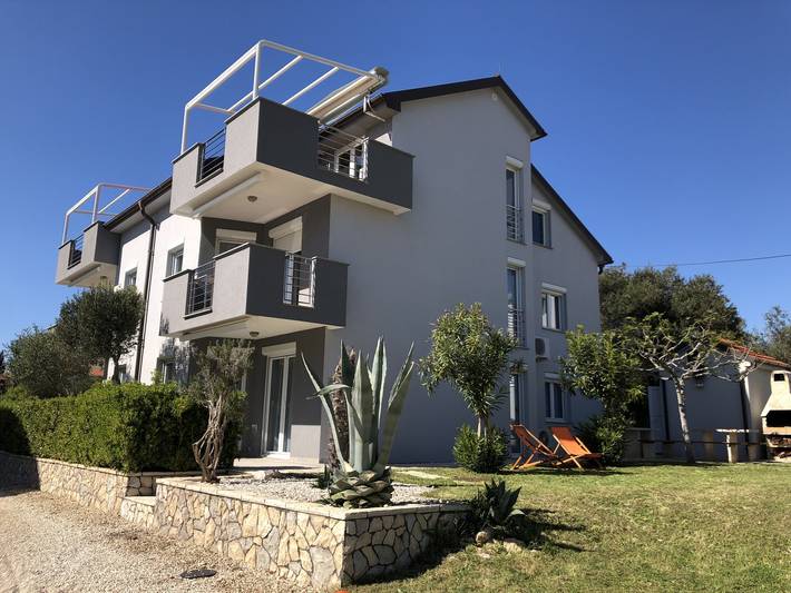 Ferienwohnung für 6 Personen, mit Terrasse in Sukosan