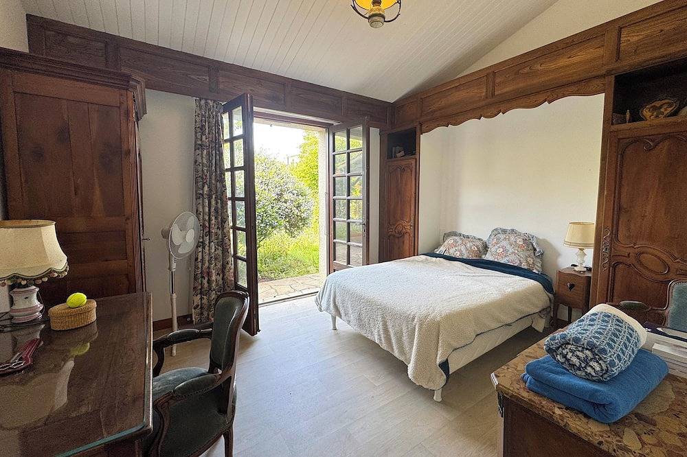 Maison Familiale Sud Vendée, entre Terre et Mer, dans un Jardin Arboré au Calme. in Luçon, Fontenay-le-Comte