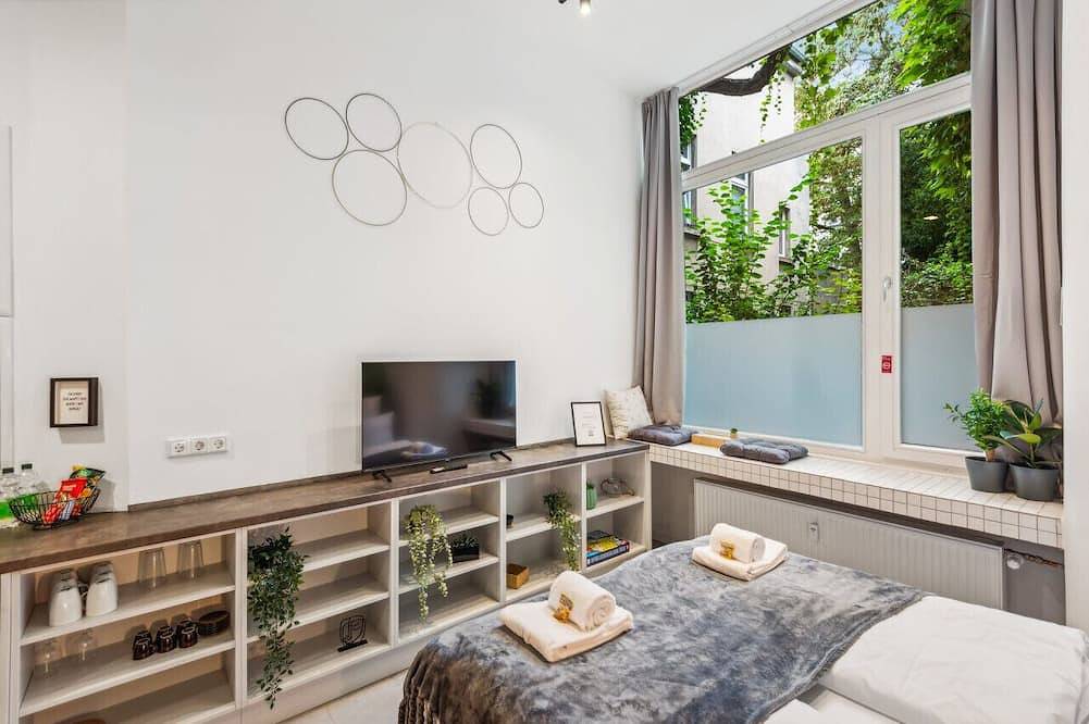 Ganze Wohnung, 30qm *Design Wow Studio* | City | Ruhig | Hbf 100m in Krefeld, Niederrhein