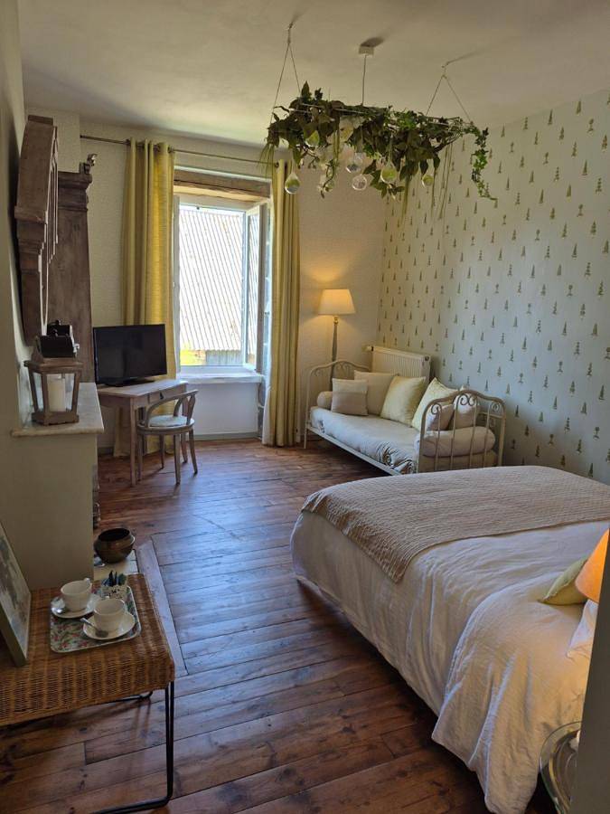 Apartment with Garden View in Bromont-Lamothe, Parc naturel régional des Volcans d'Auvergne