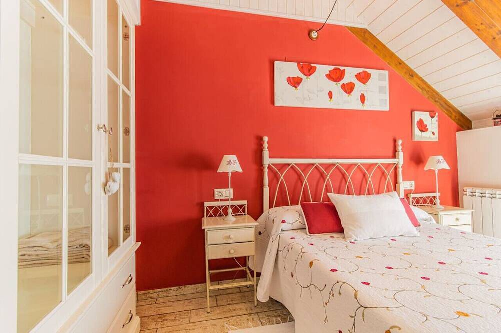 Rural Duplex in the Pyrenees - Garden and Parking in Sabiñánigo, Spanish Pyrenees