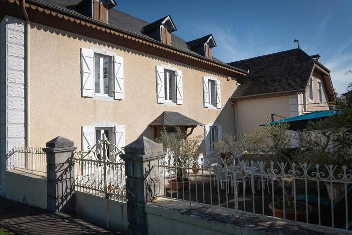 Location de vacances pour 6 personnes, avec jardin et jacuzzi à Ledeuix - 2