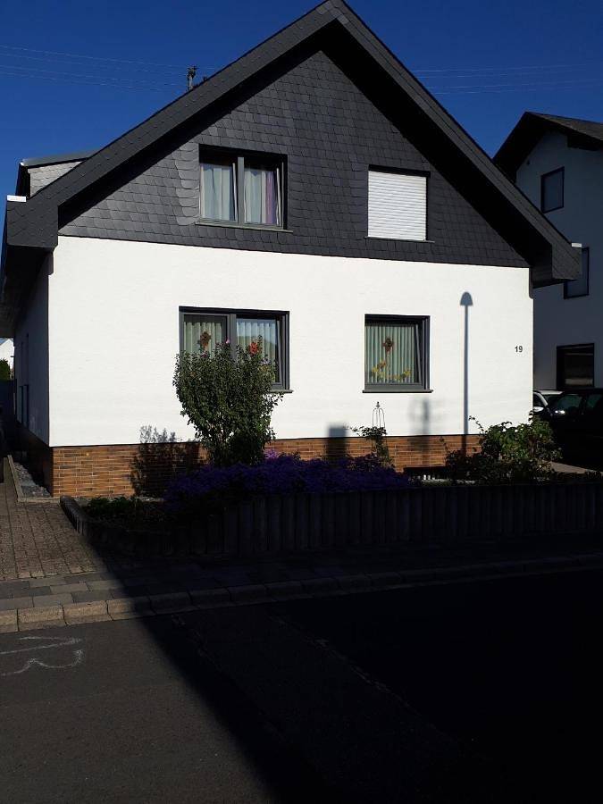 Ferienwohnung für 4 Personen, mit Balkon und Terrasse in Andernach - 2