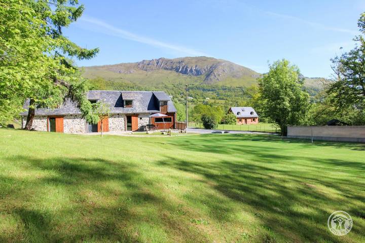 Gîte pour 7 personnes, avec jardin et terrasse à Bun