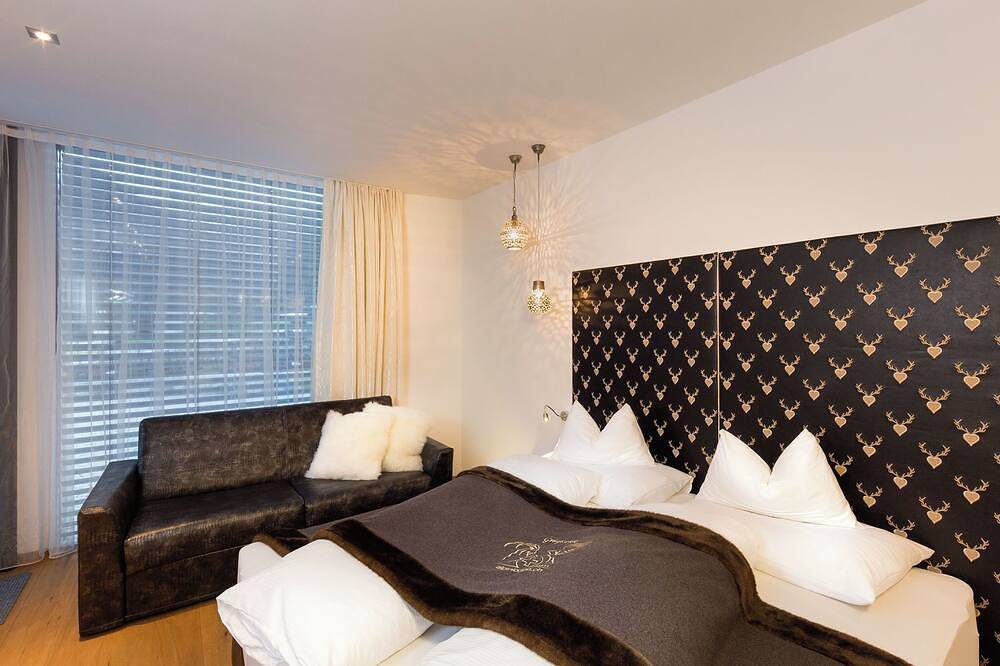 Geheel appartement, Alpinlodge & spa*****, (Samnaun-Ravaisch). in Ravaisch, Samnaun