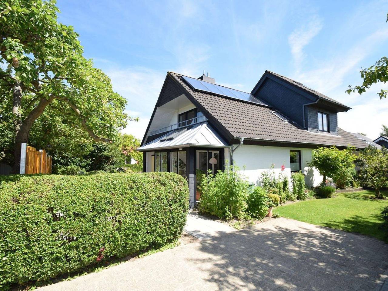 Haus Vereinsallee - Wohnen im Grünen für bis zu 8 Personen, im Zentrum von Büsum in Hafen Büsum, Büsum