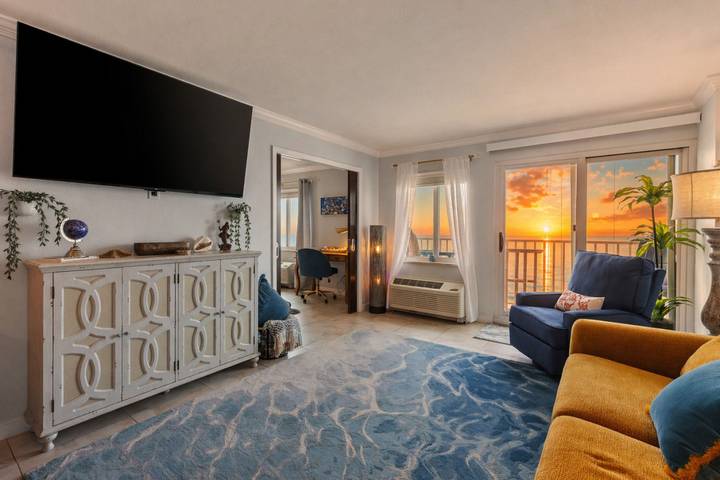 Apartamento de vacaciones para 6 personas, con balcón además de piscina y vistas al mar - 1