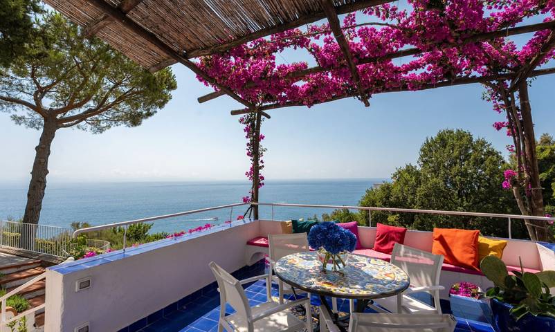 Villa pour 12 personnes, avec terrasse ainsi que piscine et jardin, animaux acceptés à Amalfi - 2