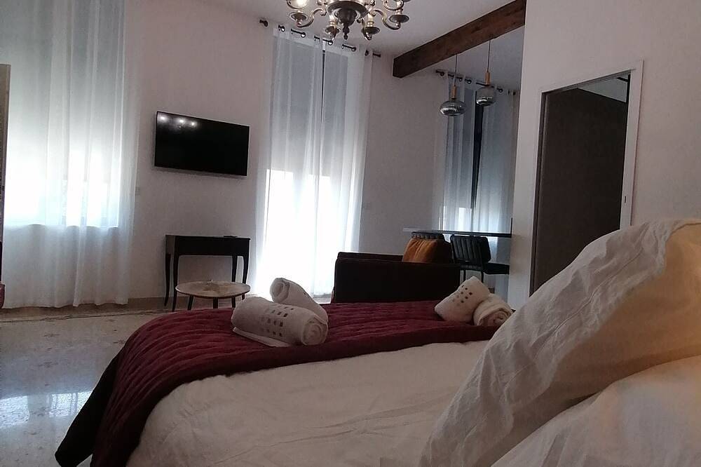 La Châtelaine -Château La Vidalle - Charming bed and breakfast in the heart of a stud farm in Vendres, Côte d'Améthyste