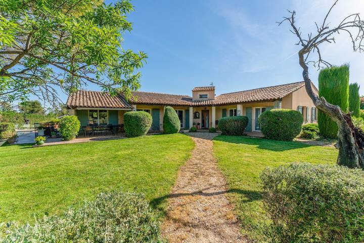 Location de vacances pour 8 personnes, avec jardin à Eygalières - 4