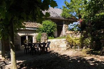 Location de vacances pour 5 personnes, avec piscine et jardin, animaux acceptés à Hautefage