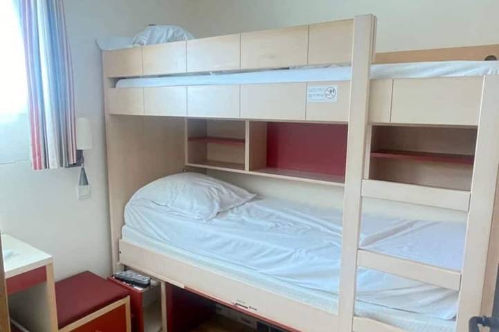 Gîte pour 6 personnes, avec piscine dans Golf De Cap Esterel - 2