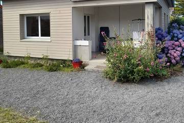 Gîte pour 6 personnes, avec terrasse et jardin à Carolles