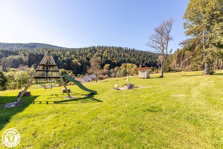 Gîte pour 8 personnes, avec jardin à Saint-Romain (Puy-de-Dôme) - 3