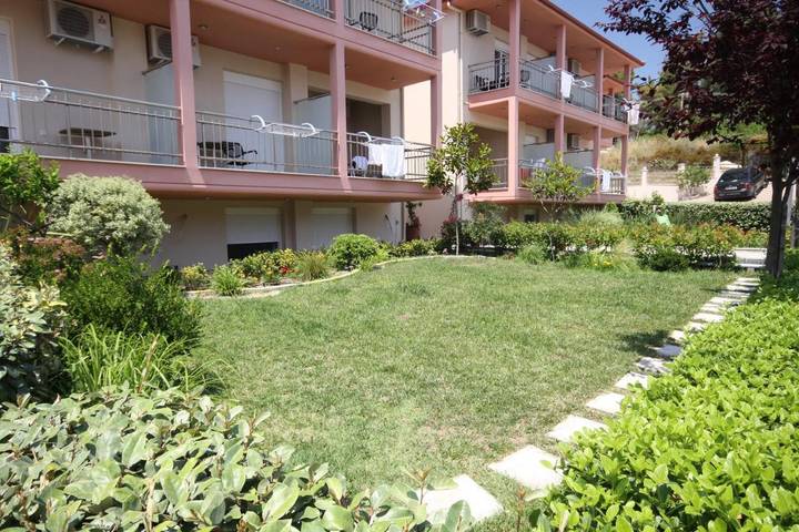 Gîte pour 3 personnes, avec balcon et jardin dans Ormos Panagias - 3