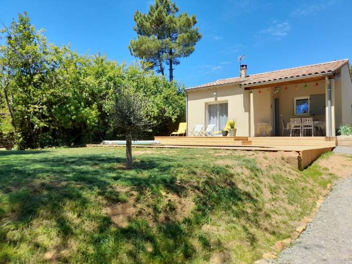 Location de vacances pour 5 personnes, avec jardin et piscine à Payzac (Ardèche) - 2