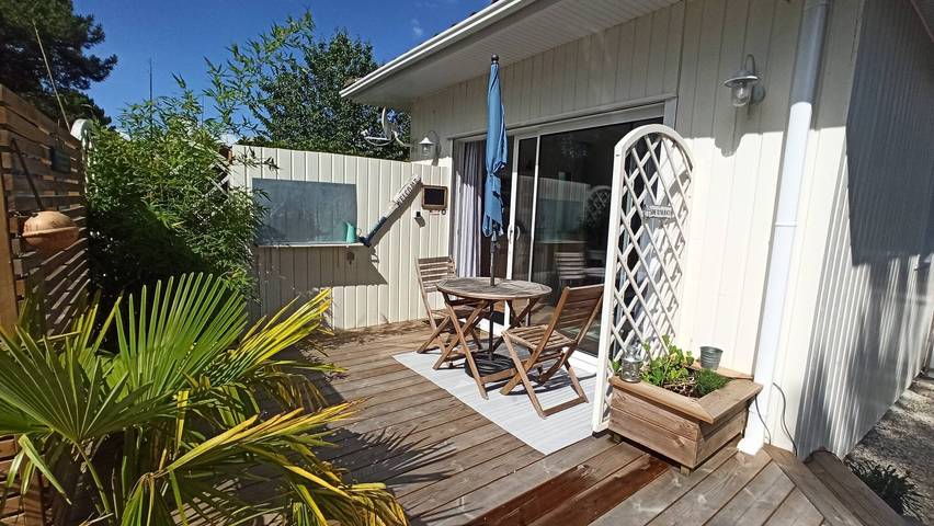 Apartamento entero, Gîte Timellen - Piscina privada en la casa rural - 300 m Golf De Cassy - 2 km de la playa in Lanton, Region de Arcachon
