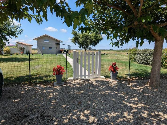 Gîte pour 2 personnes, avec Terrasse et Jardin ainsi que Piscine et Vue à Birac-sur-Trec