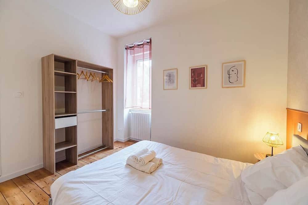 Appartement entier, Charmant Duplex avec jacuzzi, Guingamp centre in Guingamp, Région de Guingamp