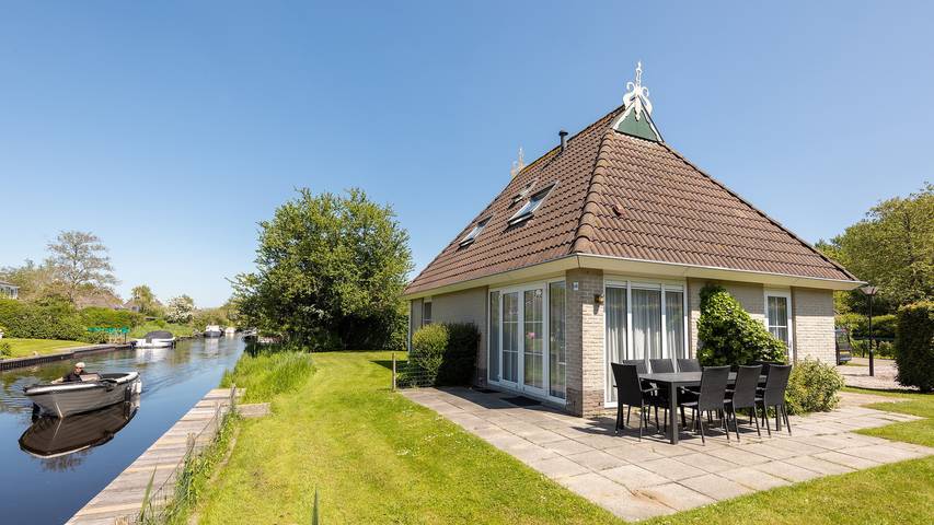 Bungalow für 8 Personen, mit Terrasse und Balkon/Terrasse in Friesland - 2