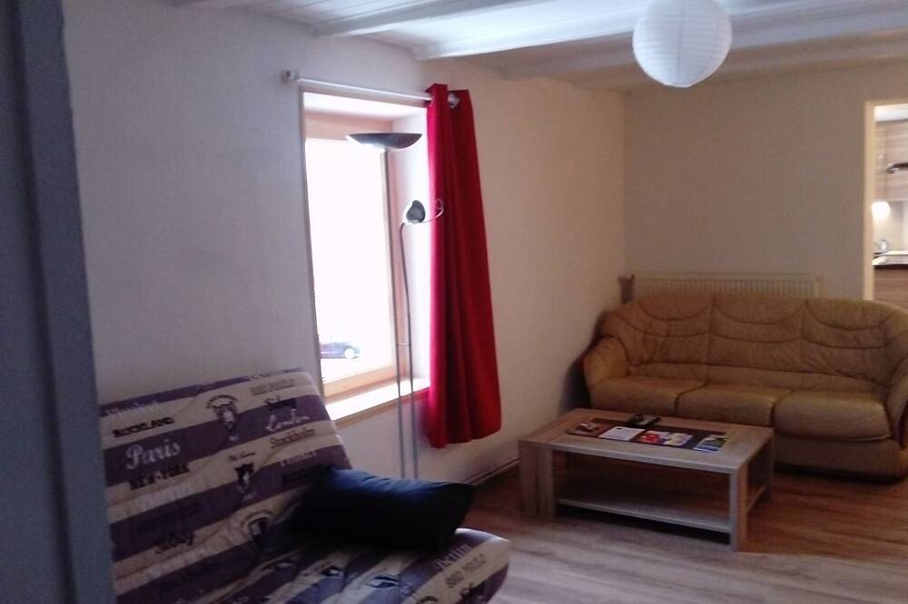 Entire apartment, Apartment 6/8 Persons on lelex station (Monts Jura) in Lélex, Gex