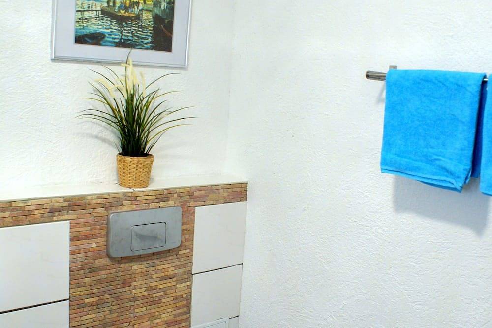 Ganze Wohnung, Schöne gemütliche Ferienwohnung mit Schlafzimmer, Wohnküche, großem Bad (56m2) in Limburg, Landkreis Limburg-Weilburg