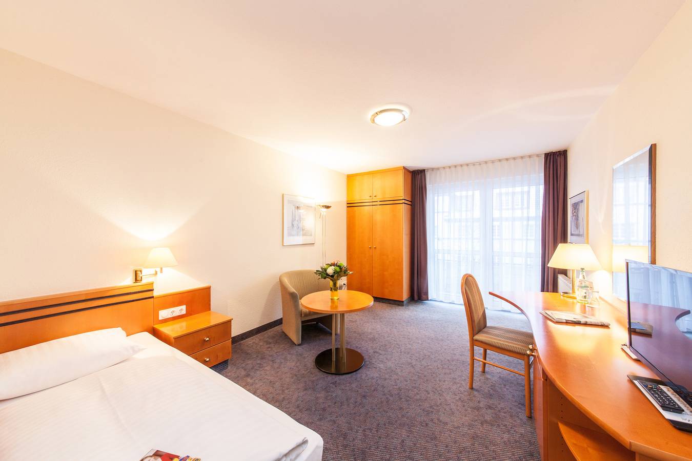 Entire holiday apartment, Holiday apartment for 1 person in Südwest, Leipzig