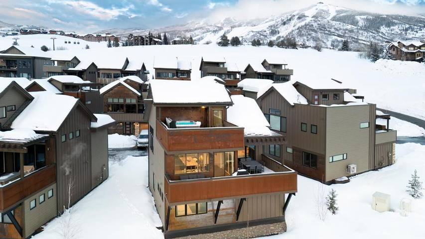 Ferienhaus für 15 Personen, mit Balkon und Whirlpool sowie Pool - 1