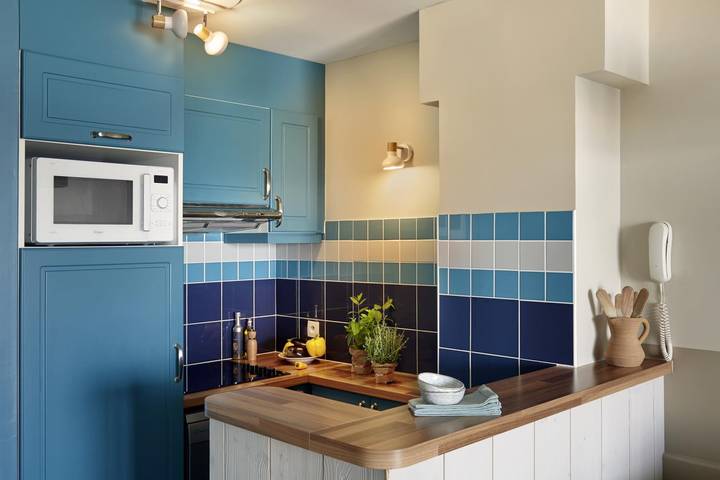 Gîte pour 4 personnes, avec terrasse ainsi que piscine et jardin, adapté aux familles à Douarnenez - 2