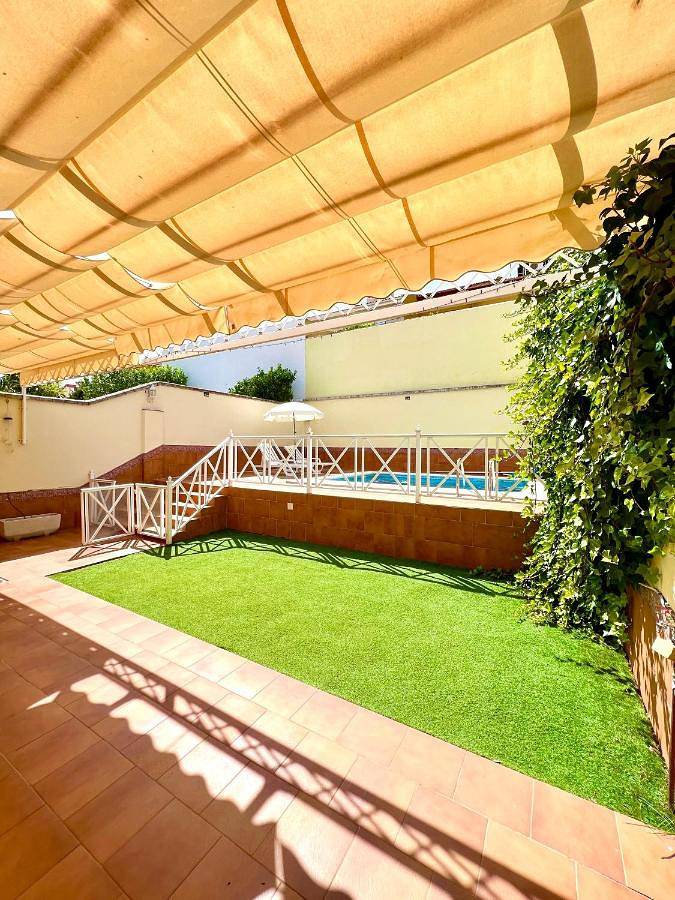 Four-Bedroom House in Linares, Provincia de Jaén