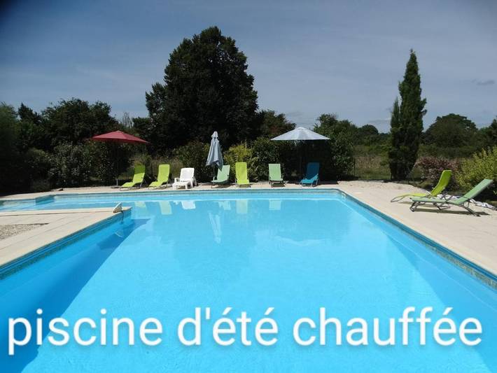 Location de vacances pour 5 personnes, avec Terrasse et Jardin ainsi que Piscine et Vue à Lorignac