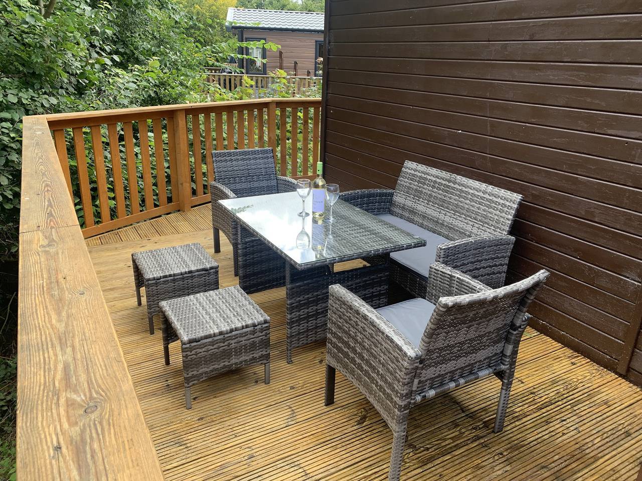 Lodge with river view - sleeps 6 - pet friendly in Scottish Borders