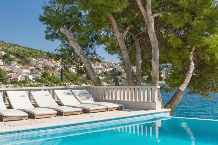 Villa pour 17 personnes, avec piscine et jardin à Okrug Gornji - 4