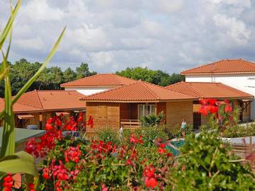 Gîte pour 6 personnes, avec balcon et piscine, animaux acceptés à Cassen