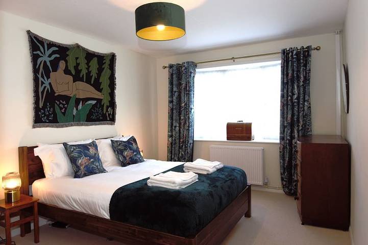 Family Seaside Bungalow - Max 6 Adults Only - 2 Small -Medium Sized Dogs Welcome - Nr Beach in Botany Bay, Kent
