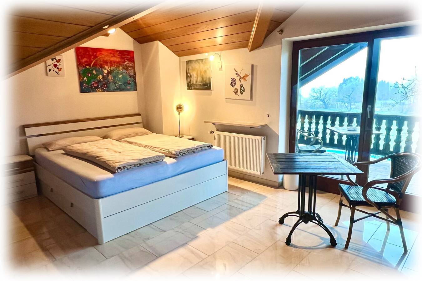 Hel leilighet, Apartment 'Familienzimmer - Galerie' with Shared Pool, Shared Garden and Wi-Fi in Hohenwart, Pfaffenhofen District