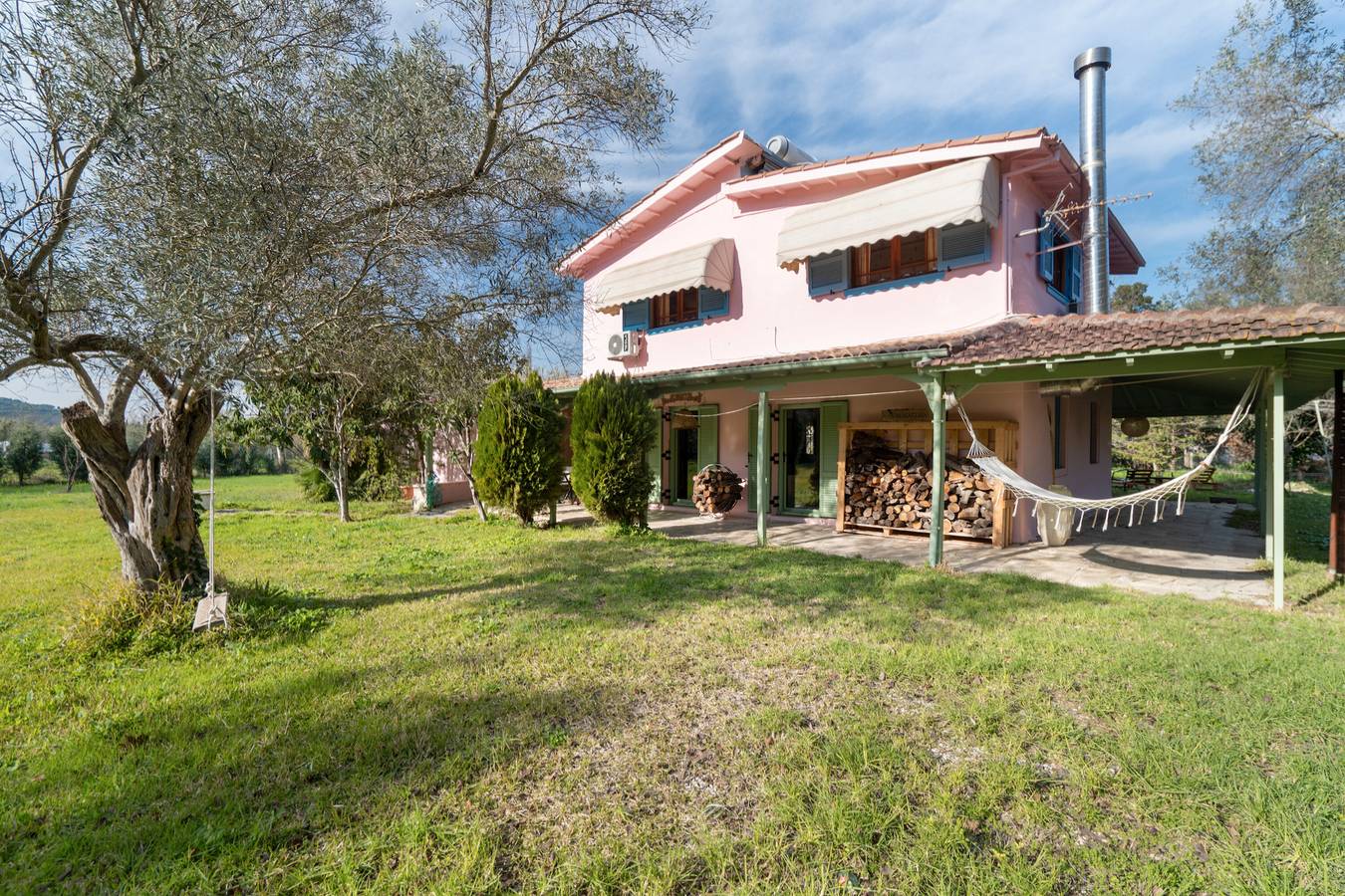 Holiday Home 'Lefkadas Bohemian Cottage' with Mountain View, Wi-Fi and Air Conditioning in Lefkada City, Greece