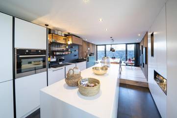 Gîte pour 4 personnes, avec terrasse et vue à Onhaye