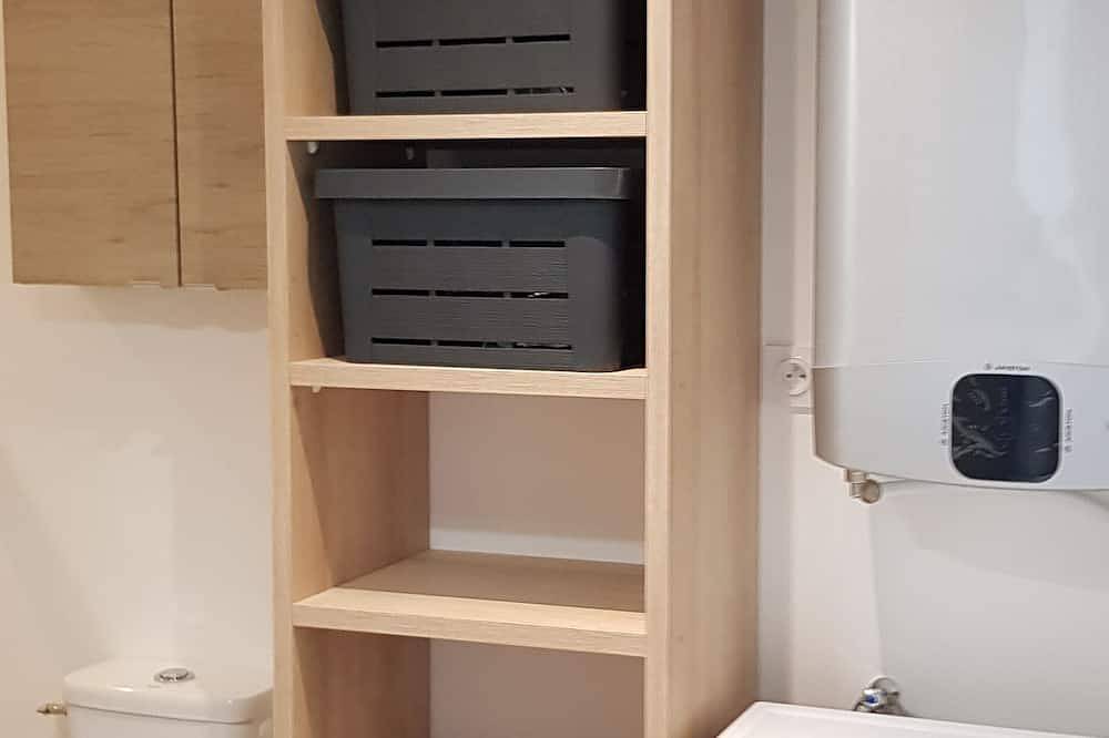 Appartement entier, Pretty T2 On The Ground Floor, Independent, Quiet, Refurbished, With Terrace in Hennebont, Région de Lorient